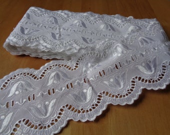 ONE Yard of Unused Vintage Lace W4.5" White Eyelet Lace Yardage, Both Side Scalloped Lace for Sewing; White Lace Supply for DIY projects