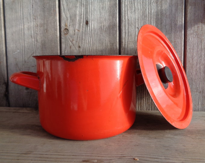 Old Vintage Enamelware FINEL Made in Finland Red Enamel Casserole