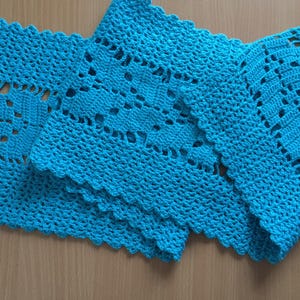 Vintage Hand Crochet Turquoise Table Topper 8.5"x 42"