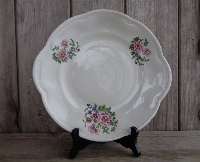 Soviet Vintage Serving Plate; Riga Porcelain Factory Dish 11 28cm Large Plate; White Dish with Floral Pattern; Retro Plate made in Riga