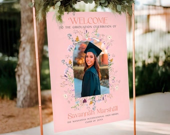 Rosa Wildblumen Graduierung Willkommensschild mit Foto, Grad Party Schild, Graduierung Yard Schild, DIY Vorlage, Printable Board, Download #VMHc74