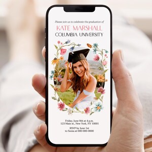 Invito digitale per laurea con fiori selvatici Boho, annuncio di laurea mobile floreale, invito fotografico per festa di laurea, download immediato VMHc82