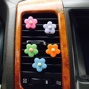 Set of 5 / Daisy  Flower Car Air Vent Clip Hanger Hook Accessory Decoration Pretty