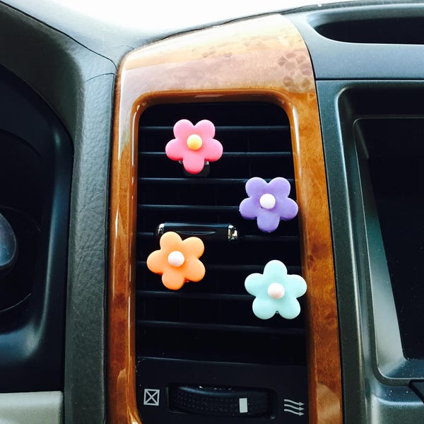 Set of 4 Daisy Flower Car Vent Clips Hanger Hook Accessory Decoration Pretty