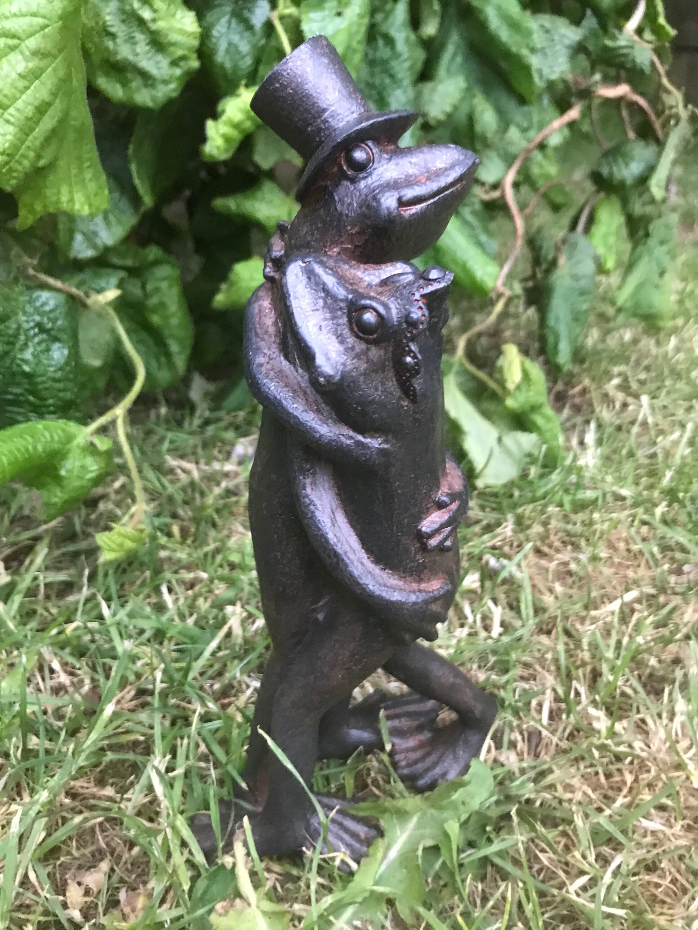 Hugging Frogs Ornament Frog Garden Ornament Pond Decor Etsy UK
