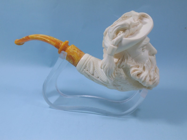 MusketeerCavalier Meerschaum Pipe has been meticulously made by E.Cevher