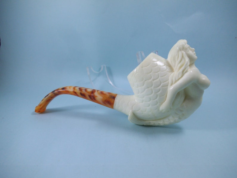Mermaid Meerschaum Pipe has been meticulously made by S.Cosgun
