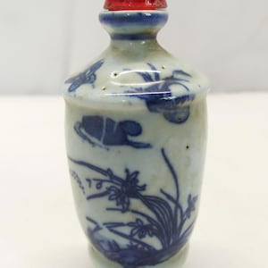Antique Soapstone Chinese Snuff bottle
