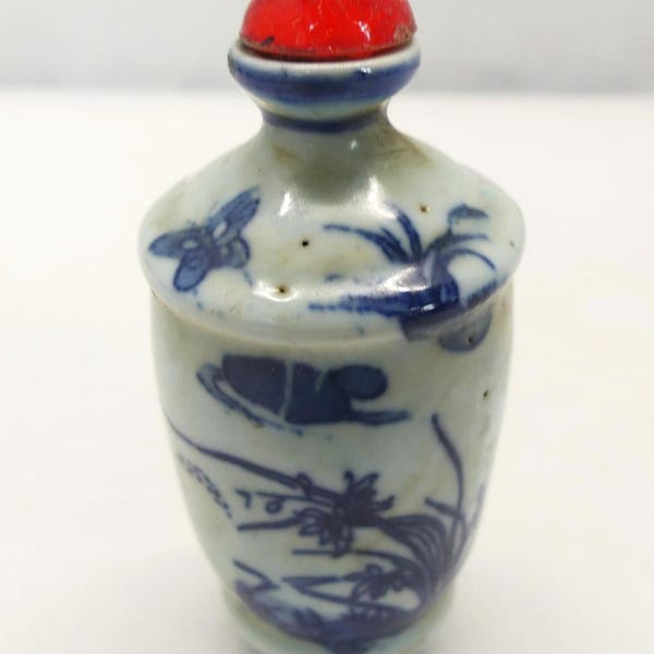 Antique Chinese Porcelain Snuff Bottle, Qing