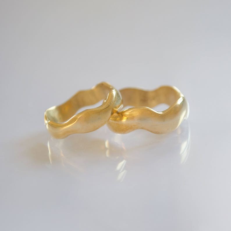 Wellen Ehering, Zick Zack Ring, Minimalistischer Ehering, 14k Gold Unisex Ring, Eheringe für Frauen, Goldringe für Männer, Geschenke für Ihn Bild 6