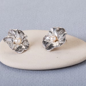 Silver Pearl Flower Earrings, Floral Stud Earrings, Dainty Pearls Earrings, Minimalist Pearls Earrings, Pearl Earrings, Valentine's Gift image 3