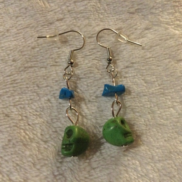 Green howlite stone skull and faux turquoise chip bead earrings