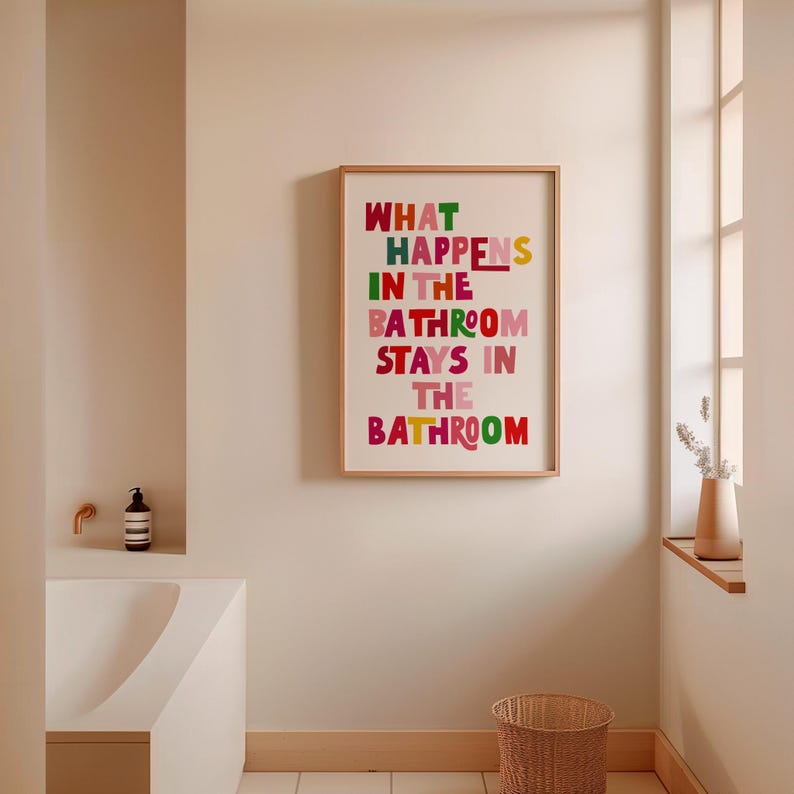 Impression de ce qui se passe dans la salle de bain, art mural, décoration d'intérieur amusante, affiche BCBG, décoration maximaliste, art de la toilette tendance et coloré, art de la dopamine Multicolour