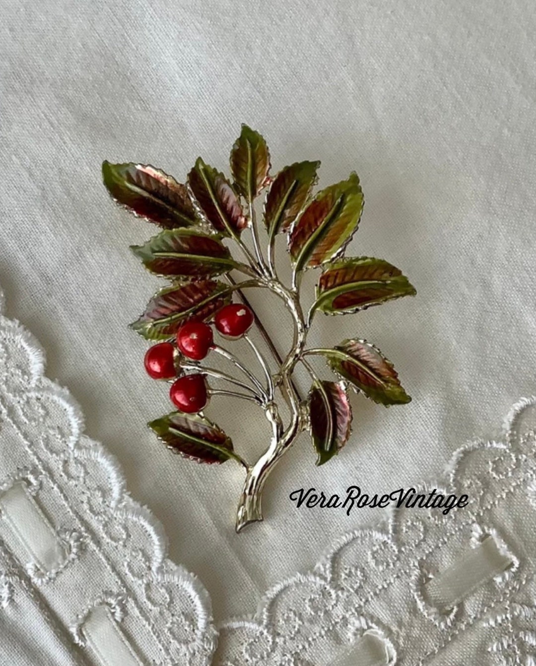 Broche Dentelle Avec Glands, Serti CZ Et Opale Verte - Style Art Déco Vintage SA11