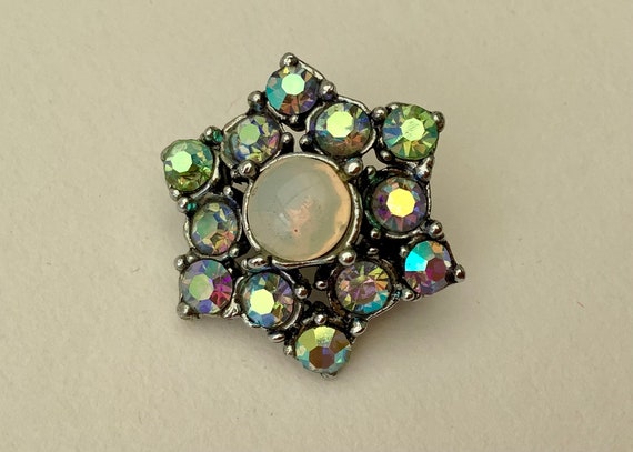 Pretty star shaped lapel pin Brooch. Aurora Borea… - image 1
