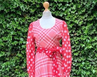 1970s Prairie Dress, XS. Vintage Maxi Prairie Day Dress .Bold Red and White Contrast print. Oklahoma, Country and Western Inspired Design