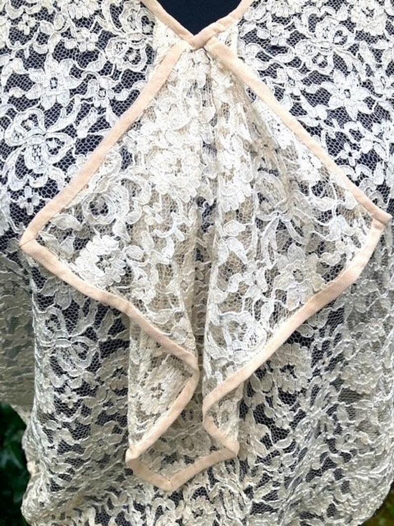 1930s lace Top with neck ruffle.M. Pretty Vintage antique lace top. Cream Lace Sleeveless Top image 10