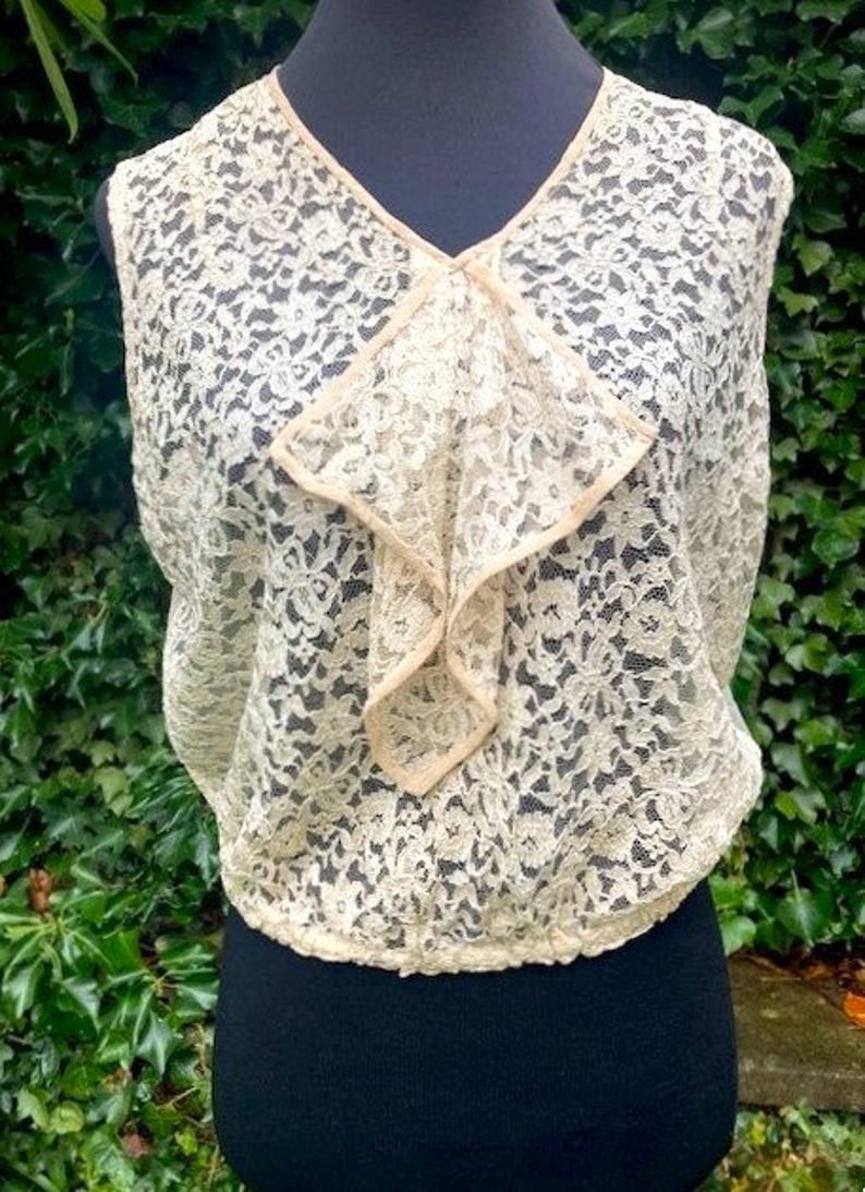 1930s lace Top with neck ruffle.M. Pretty Vintage antique lace top. Cream Lace Sleeveless Top image 2