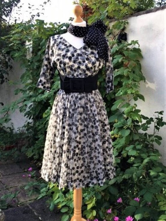 1950 S Swing Dress Uk Size 8 10 Usa Size 4 6 Spotty Dotty Print Genuine Vintage Fit And Flare Grease Dress Good Condition Full Circle Skirt