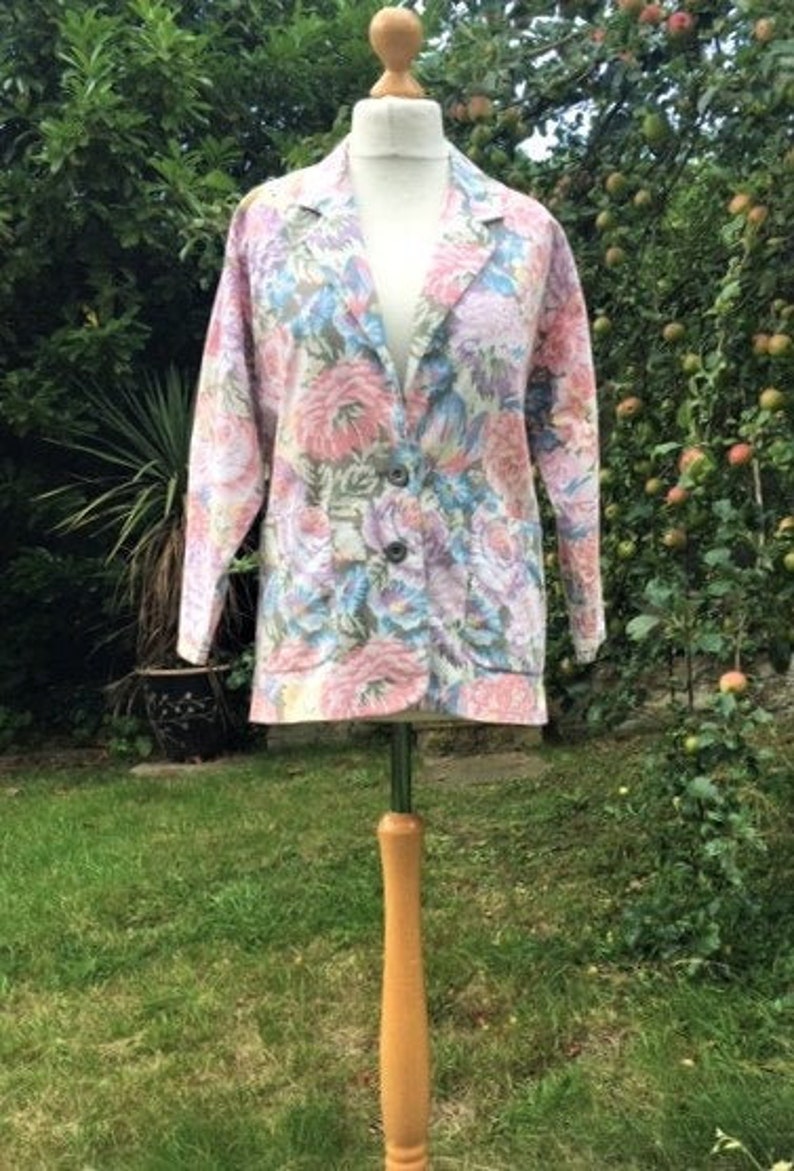 1980's Laura Ashley Floral Jacket. M. Vintage Classic Bold Wallpaper Floral Print Cotton/Linen Box Jacket. Quirky, Preppy Vintage Campus 