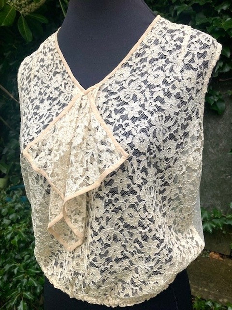 1930s lace Top with neck ruffle.M. Pretty Vintage antique lace top. Cream Lace Sleeveless Top image 4