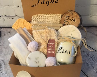 Personalised Bath time pamper box for any occasion including Birthdays, Thankyous, Mothers Day ,  maximum of 4 words and a name on the lid..