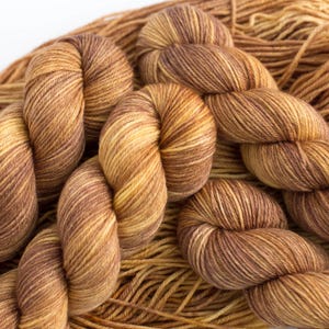 DK Superwash Merino Nylon Yarn ONE Skein Hand Dyed Tonal Semi Solid Yarn for Knitting and Crochet CEDAR