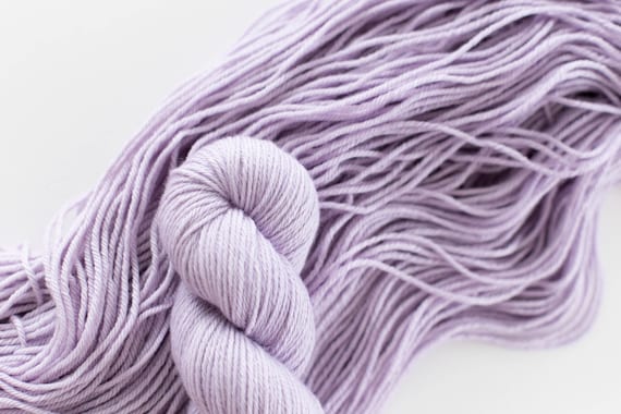 DK Non-Superwash Sustainable Merino Yarn 19.5 micron Wool Yarn Feltable Wool Yarn Pantone PASTEL LILAC