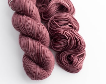 Fingering Superwash Merino Nylon Strumpgarn Tonal Handfärgat Garn Russin Torte