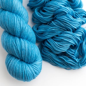 Fingering Superwash Merino Nylon Sock Yarn Tonal Hand Dyed Yarn Rocky Mountain Sky
