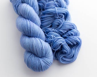 Fingering Superwash Merino Nylon Strumpgarn Tonal Handfärgat Garn Vattendroppe