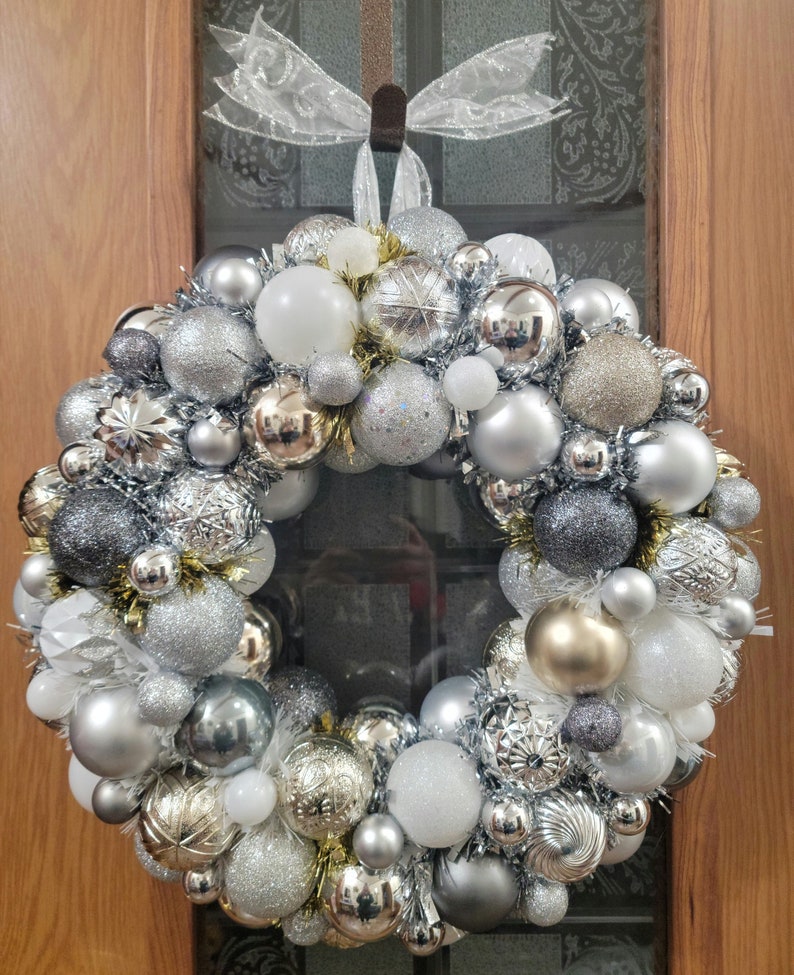 19 Shatterproof Ornament Wreath - Etsy
