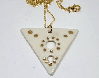 Colgante de porcelana blanca y dorada, hecho a mano