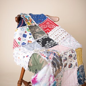 Memorabilia Clothing Quilt, Toddler Quilt Made From Old Clothing, Memorabilia Quilt, T-Shirt Quilt, Ragged T-Shirt Quilt, Kids Clothes Quilt