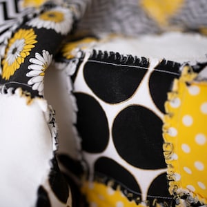 Gelbe Daisy Rag Quilt, handgefertigte echte zerlumpte Patchworkdecke, Krippenbettwäsche, Babypartygeschenkset, Bodenquiltset
