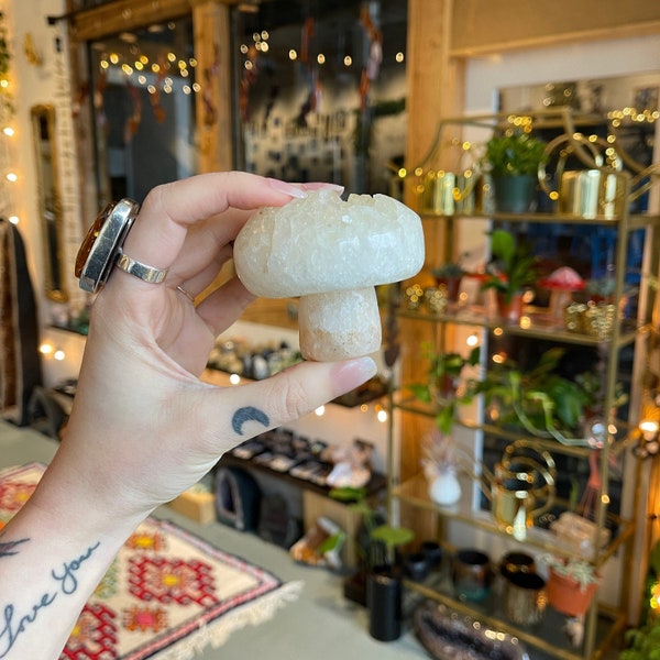 Quartz Mushroom "Dela" | Ravenstone
