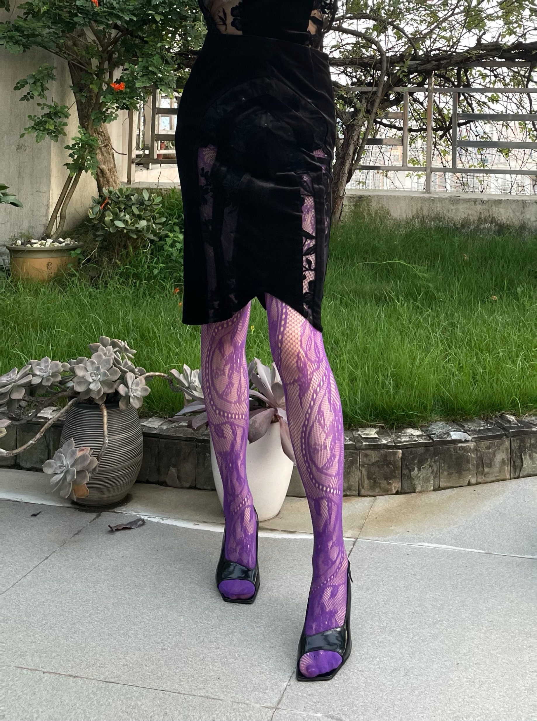 Stretch nylon tights with Retro Square G in purple
