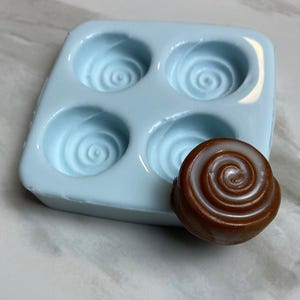 Molde de silicone - 4 cavidades 1 polegada mini pãezinhos de canela