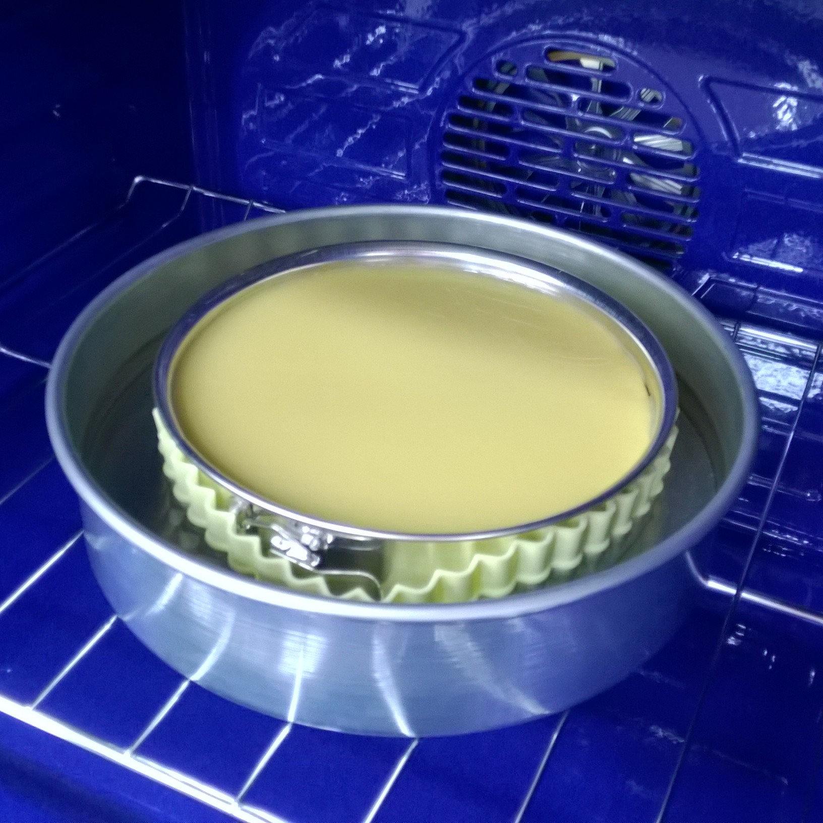 Honrane Water Bath Cheesecake Pan Round Silicone Cake Baking Tray