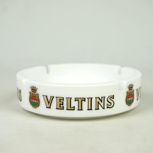 Cinzeiro antigo Veltins, Cinzeiro de propaganda vintage, Cinzeiro de bar, Cinzeiro de pub, Cinzeiro colecionável antigo, Decoração de bar, Cinzeiro branco redondo grande