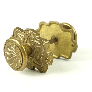 poignée de porte ronde vintage, poignée florale de porte ancienne, poignée de porte en laiton, bouton de porte en laiton orné, poignée ronde pour porte d&#39;entrée, poignée Art déco,