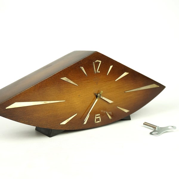 Horloge rare en bois du milieu du siècle, horloge efficace Vesna, horloge de bureau moderne Art déco, horloge de cheminée mécanique vintage, vieille horloge de cheminée