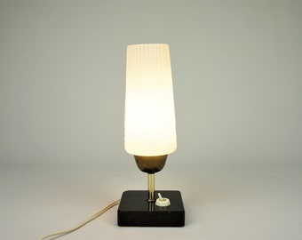 Tafellampen halverwege de eeuw, kleine rockabilly lamp, lamp met een glazen kap, een kleine nachtlamp, glazen lamp, mcm lamp, retro,