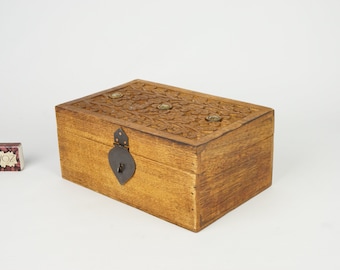 Vintage Handmade Carved Wooden Jewellery Trinket Box, Keepsake Storage Organizer with Hand Carved Folk art Design, Vintage memory Chest,