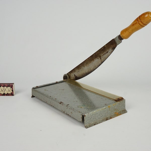 Cortador de papel Vintage Ingento, foto de cortador de papel de guillotina pesada, cortador de papel de metal antiguo, cortador de papel eficiente