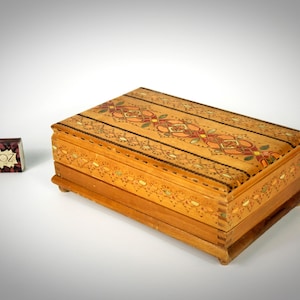 Small wooden box, hand painted wooden box, Vintage 1970&#39;s Handmade Wooden Cigarette Box, Cigarette Dispenser, painted box Folk art,