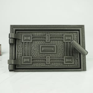 Gusseisen Ofentür, antike Eisentür, rostiges Ofenteil, Ofentür aus Eisen, antiker Ofen, Gusseisen Frontplatte, Vintage Metalltür