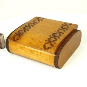 Small wooden box, Tobacco wooden box, Vintage 1960&#39;s Handmade Wooden Cigarette Box, old Cigarette Dispenser, box Folk art,