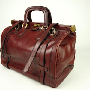 Borsa da medico grande in vera pelle, Borsa grande in pelle bordeaux, Borsa da viaggio in pelle vintage, Borsa da ostetrica, Borsa grande da uomo, Borsa con elementi in ottone