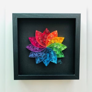 Arte murale di carta con fiori di mandala arcobaleno - Arte quilling "Bellezza arcobaleno" - Regalo per gli amanti dell'arcobaleno - Regalo unico - Arte mandala - Regalo di nozze